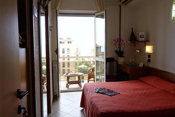 Hotel Careni Villa Italia Finale Ligure Exterior foto
