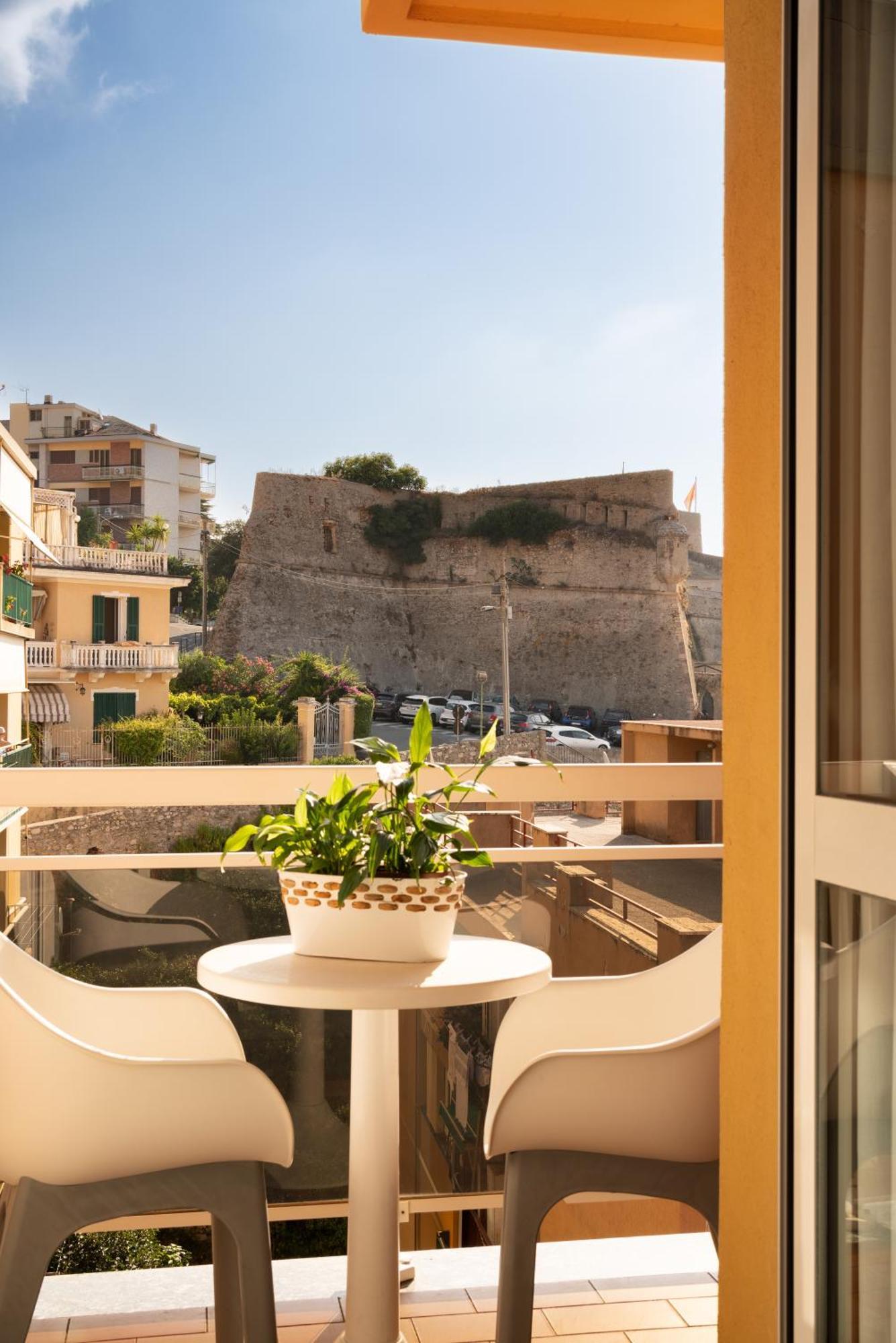 Hotel Careni Villa Italia Finale Ligure Exterior foto
