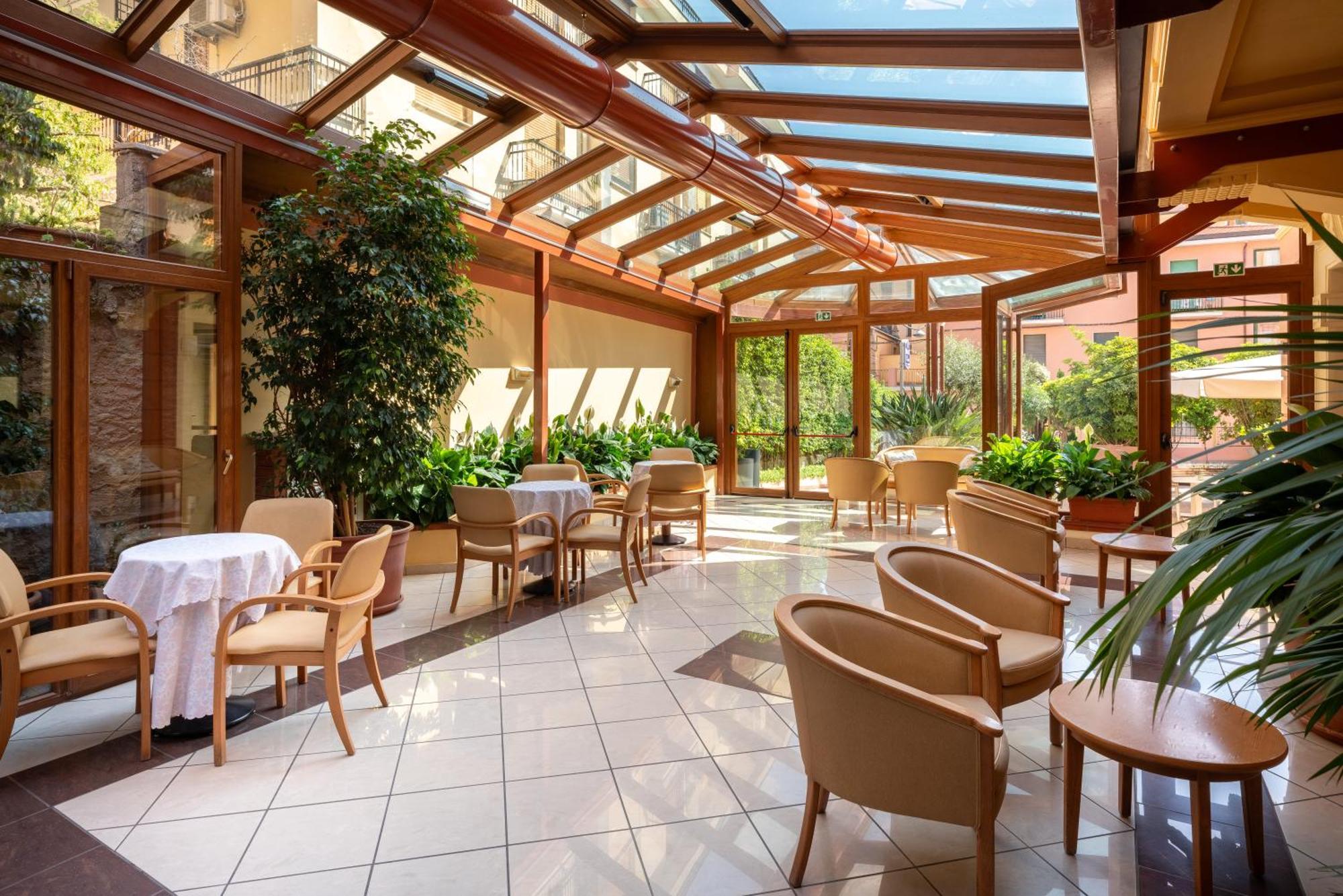 Hotel Careni Villa Italia Finale Ligure Exterior foto