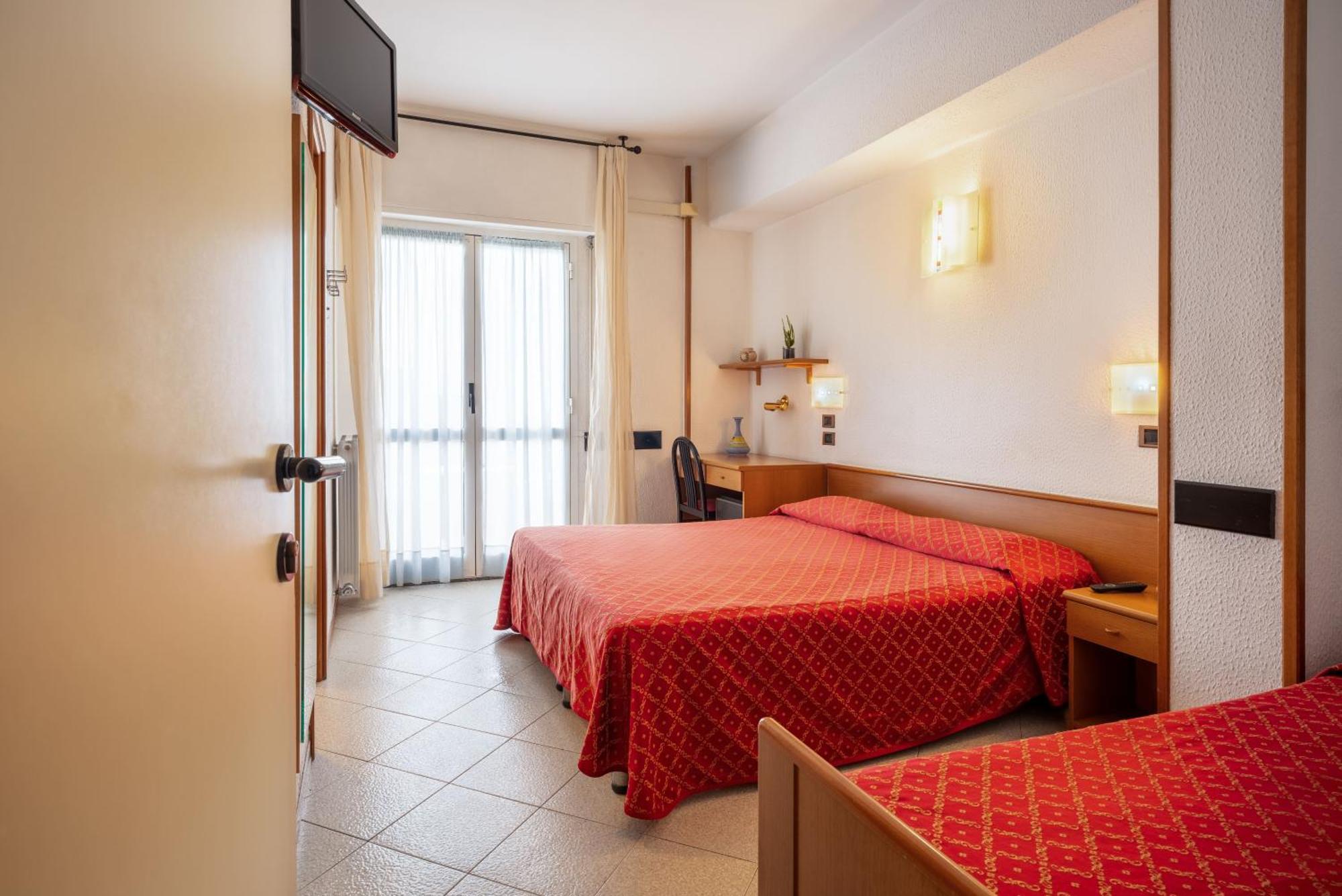 Hotel Careni Villa Italia Finale Ligure Exterior foto